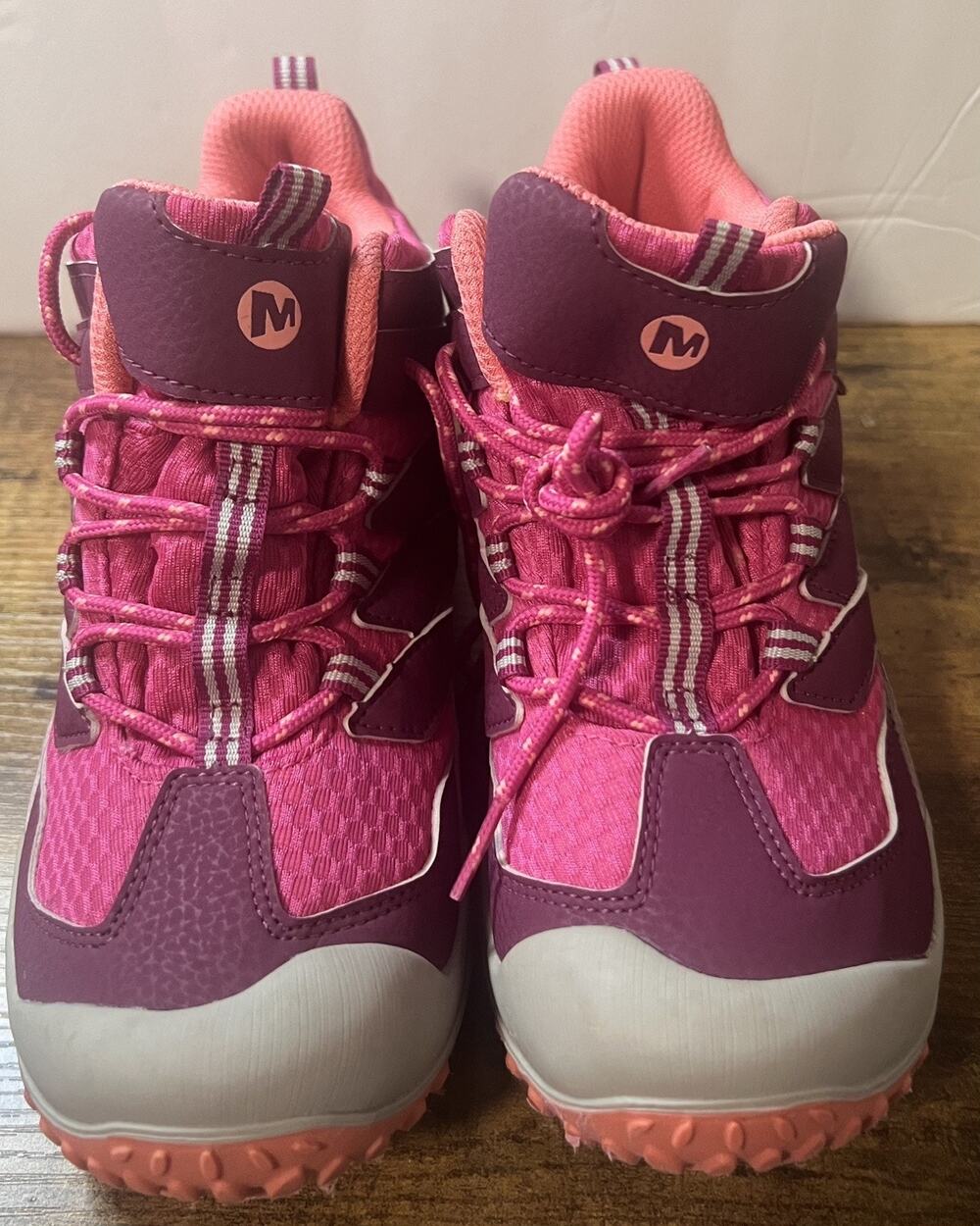 MERRELL Chameleon 7 Access Mid Hiking Shoes Girls 4 M Berry Pink MK162178